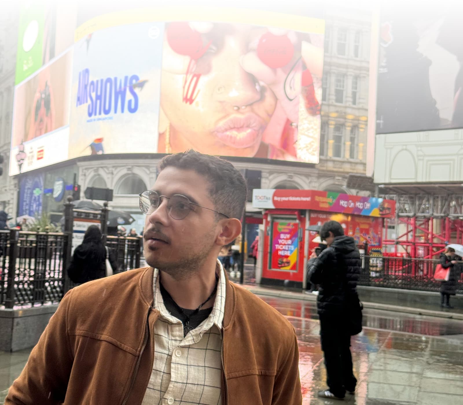 Francisco Neto em Piccadilly Circus, Londres